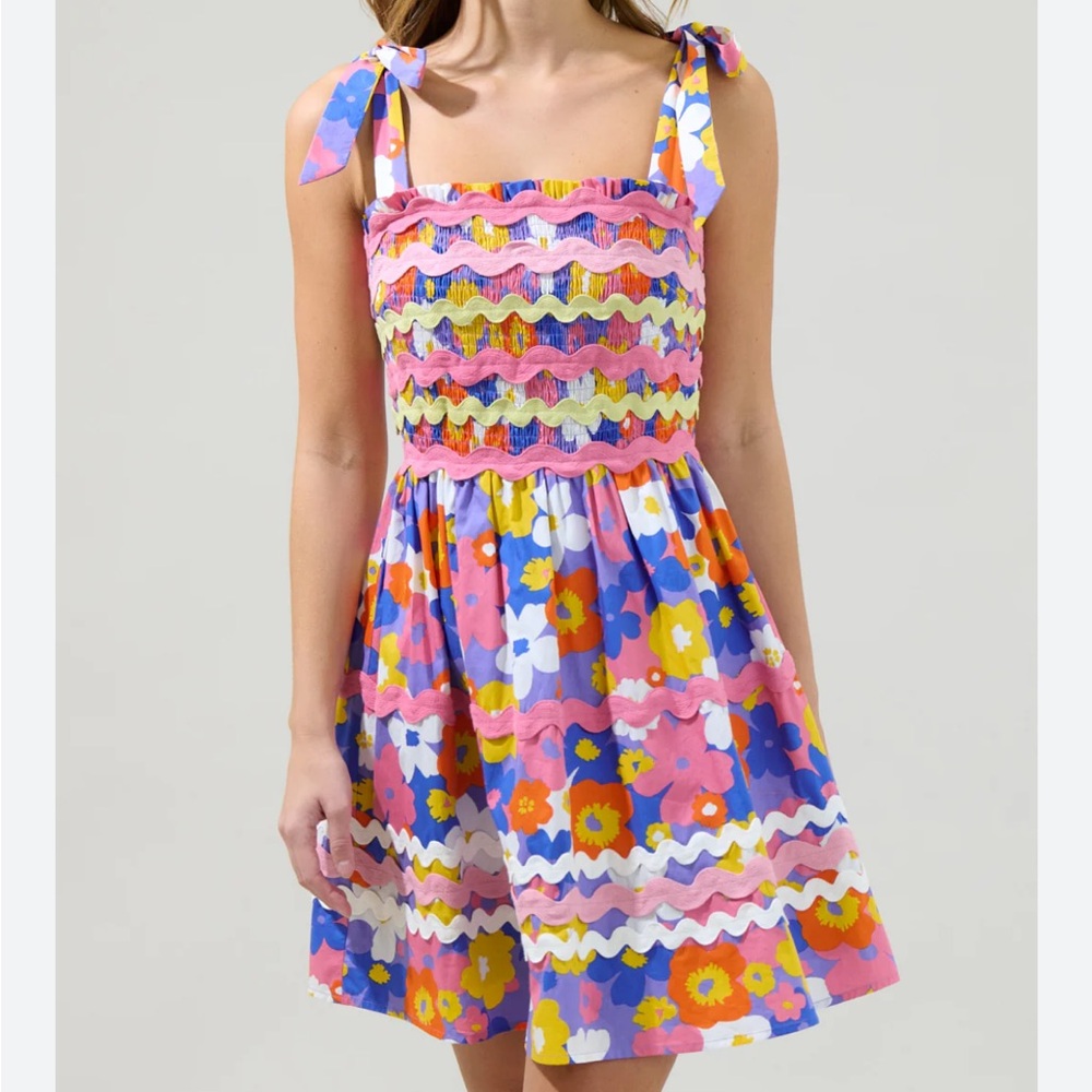 Sugarlips- Avelia Floral Evi Smocked Mini Dress